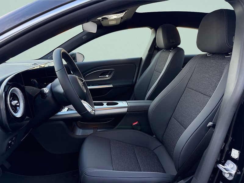 Mercedes-Benz CLA (2026) 250+ electric - fotka 15 z 15