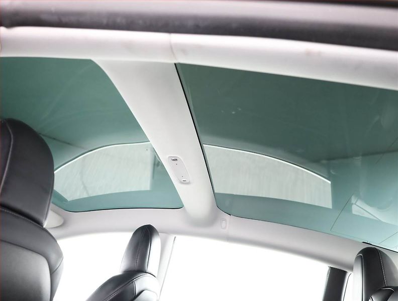 Tesla Model 3 (2020) Long Range 4WD 78kWh, SoH 81% - fotka 20 z 22