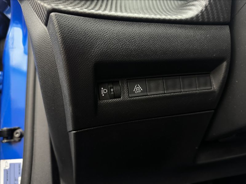 Peugeot 2008 1,5 HDi ACTIVE LED SENZORY ČR - fotka 8 z 39