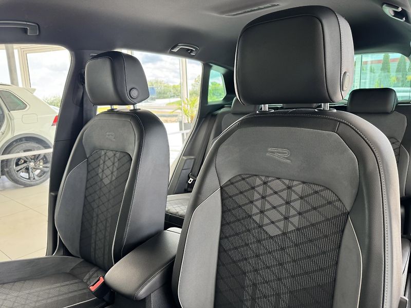 Volkswagen Tiguan 1,5TSI DSG*R-LINE*REZERVACE! - fotka 13 z 32