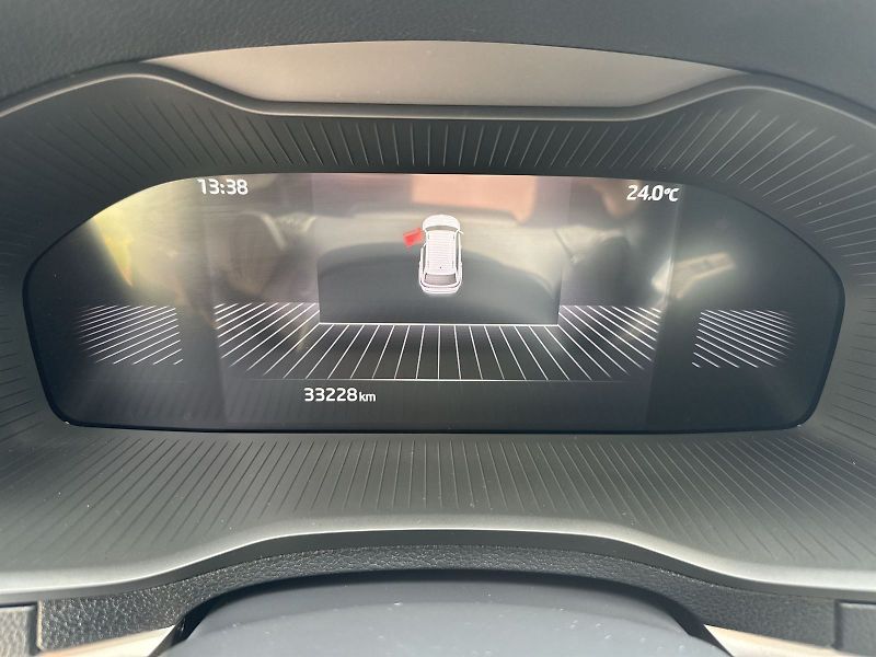 Škoda Karoq (2024) 1.5 TSI DSG Selection - fotka 10 z 33