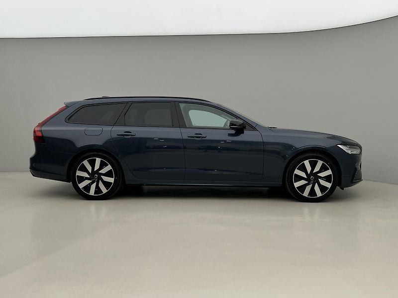 Volvo V90 T6 AWD DARK PLUS - fotka 9 z 45
