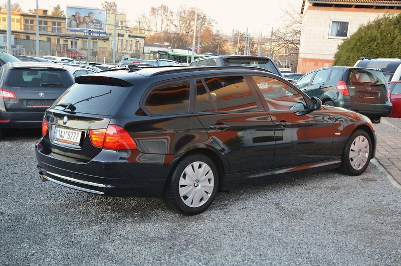 BMW Řada 3 (2012) 320d 135kW AT Touring NAVI - fotka 6 z 35