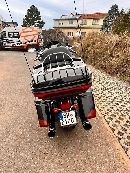 Harley-Davidson FLTRU Road Glide Ultra 1750 (2014) FLTRUSE Road Glide Ultra CVO R - fotka 8 z 16