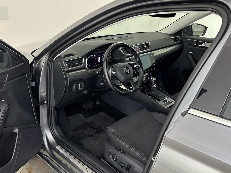 Škoda Superb Style DSG - fotka 6 z 30
