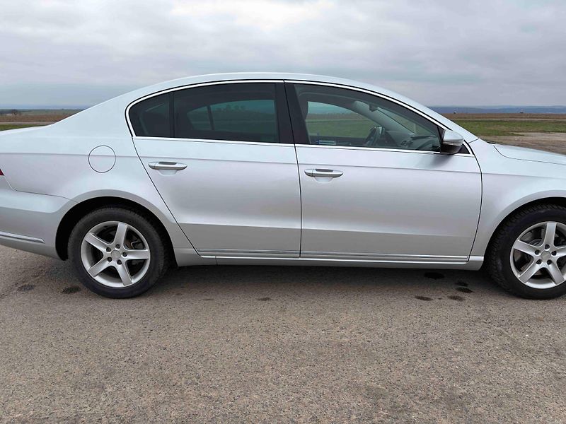 Volkswagen Passat (2012) 2.0 /103kW - fotka 8 z 15