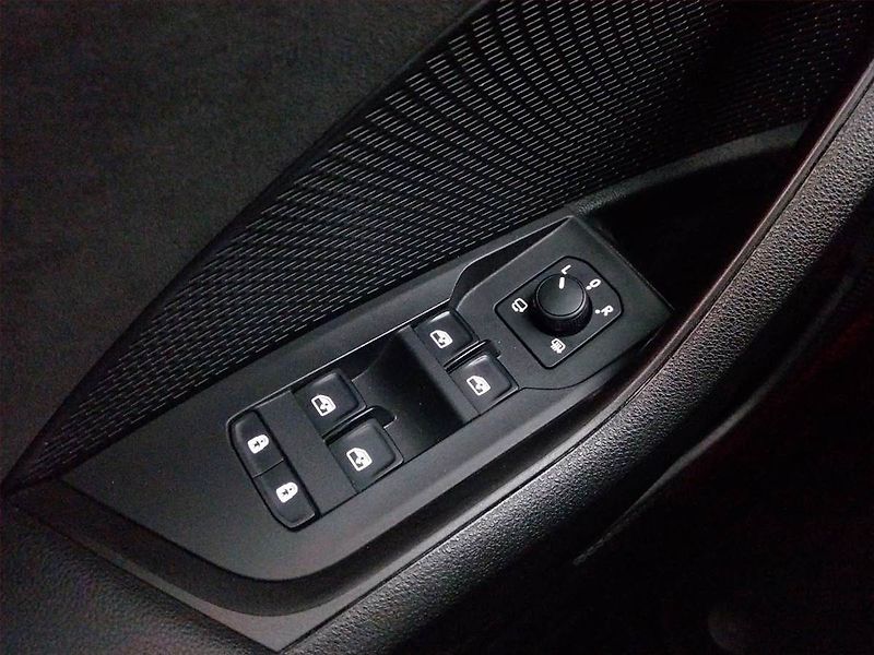 Škoda Octavia (2021) RS 2.0 TSI - fotka 18 z 22