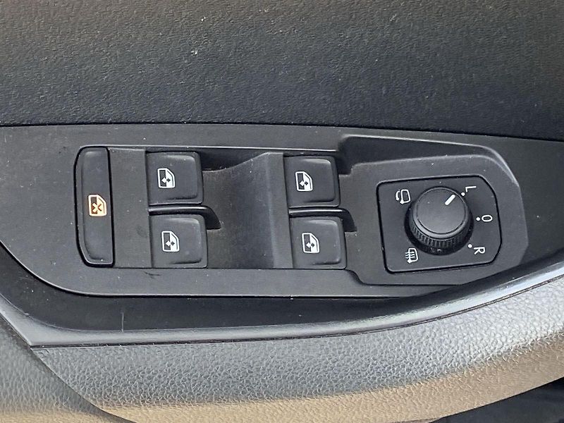 Škoda Karoq (2023) 1.5 TSI Style - fotka 27 z 42
