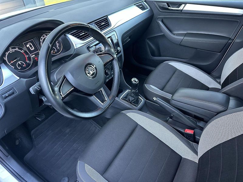 Škoda Rapid (2018) 1.0 TSI Ambition + - fotka 6 z 28