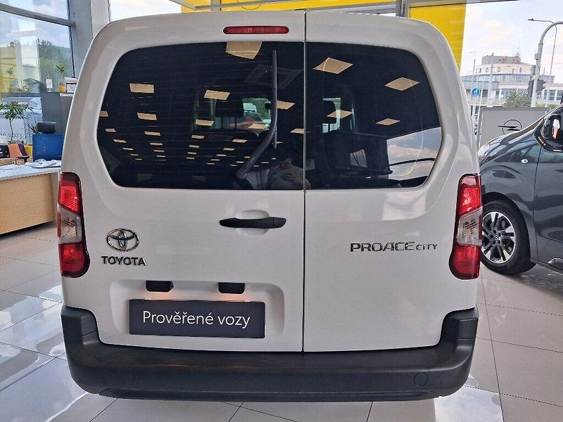 Toyota ProAce City Verso 1.5D 75kW 2023 - fotka 6 z 15