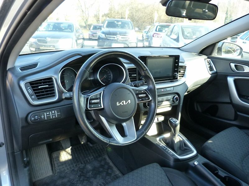Kia Ceed 1.5 T-GDI  118 Kw DPH - fotka 10 z 20