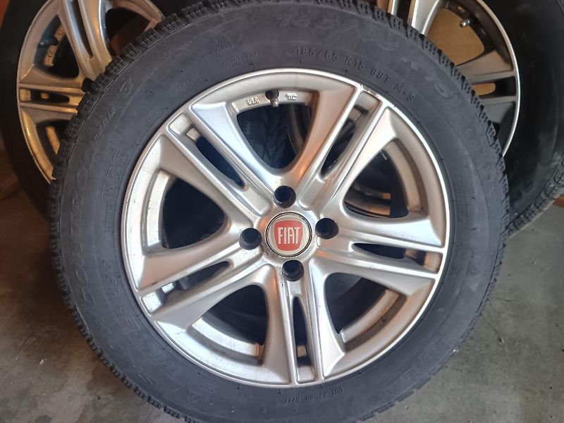 Fiat Punto (2014)  sada zimních ALU kol - fotka 10 z 16