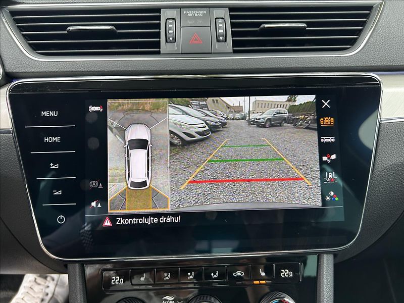 Škoda Superb 2,0 TDi DPH  360° Travel Asist - fotka 22 z 50