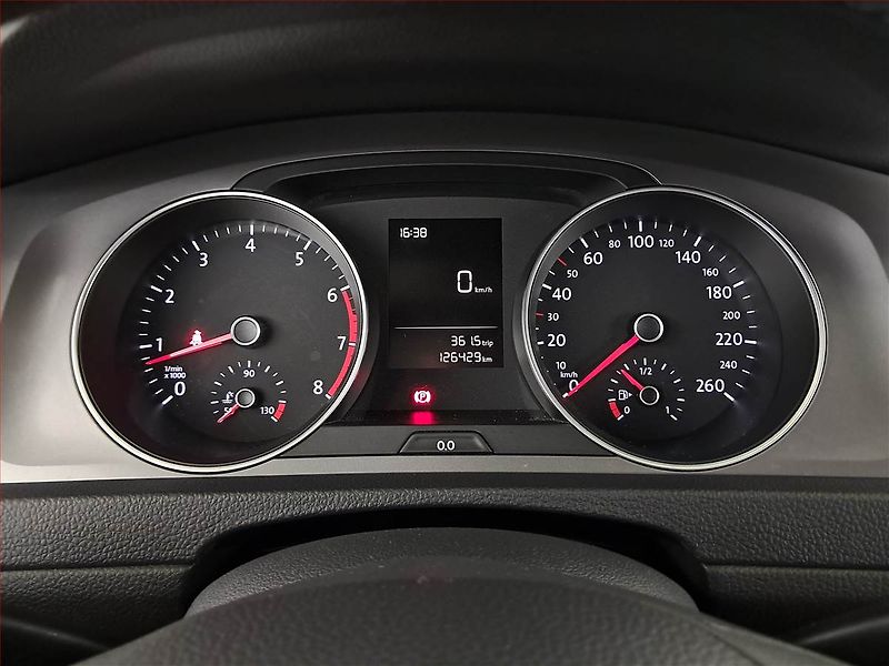 Volkswagen Golf (2016) 1.2 TSI - fotka 11 z 17