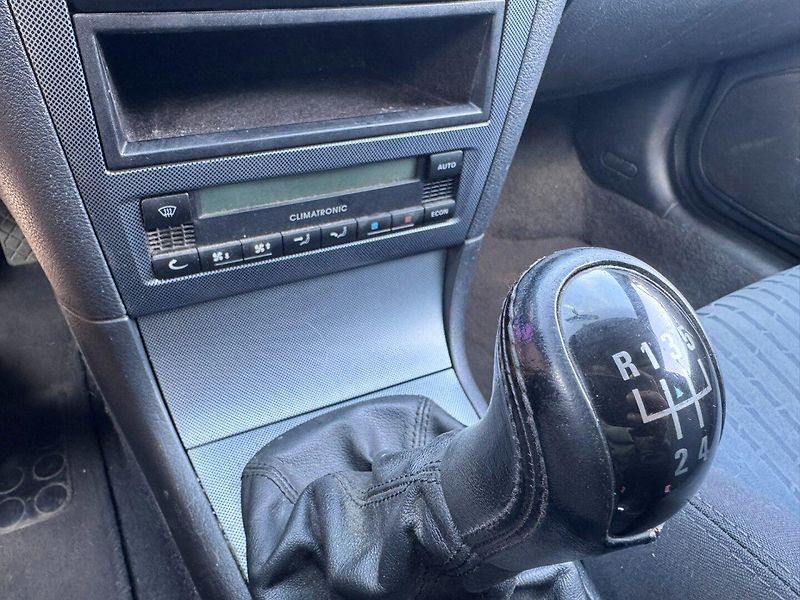 Škoda Octavia (2006) 1,6 MPI 75 KW GO MOTORU - fotka 32 z 47