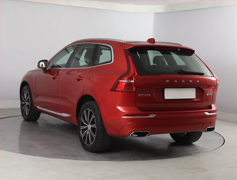 Volvo XC60 (2020) B4 AWD - fotka 4 z 22