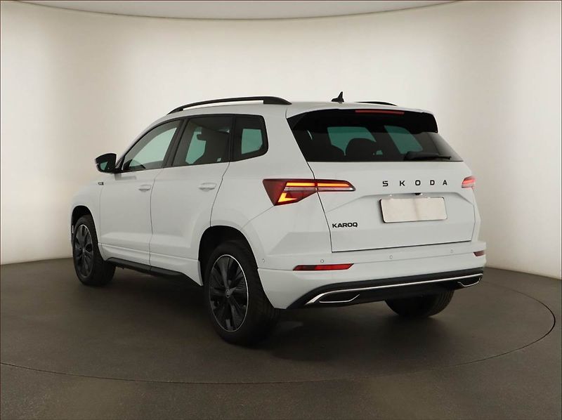 Škoda Karoq (2025) 1.5 TSI, SPORTLINE, SENZORY - fotka 4 z 18