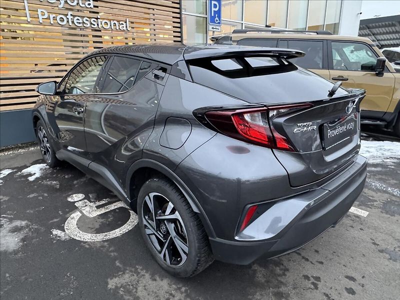 Toyota C-HR 1,8 STYLE - fotka 16 z 17