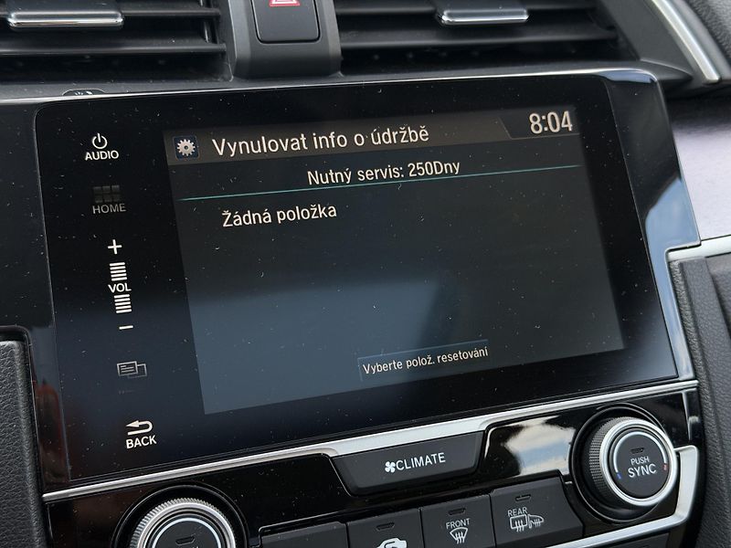 Honda Civic 1.5 VTEC TURBO Executive - fotka 16 z 31