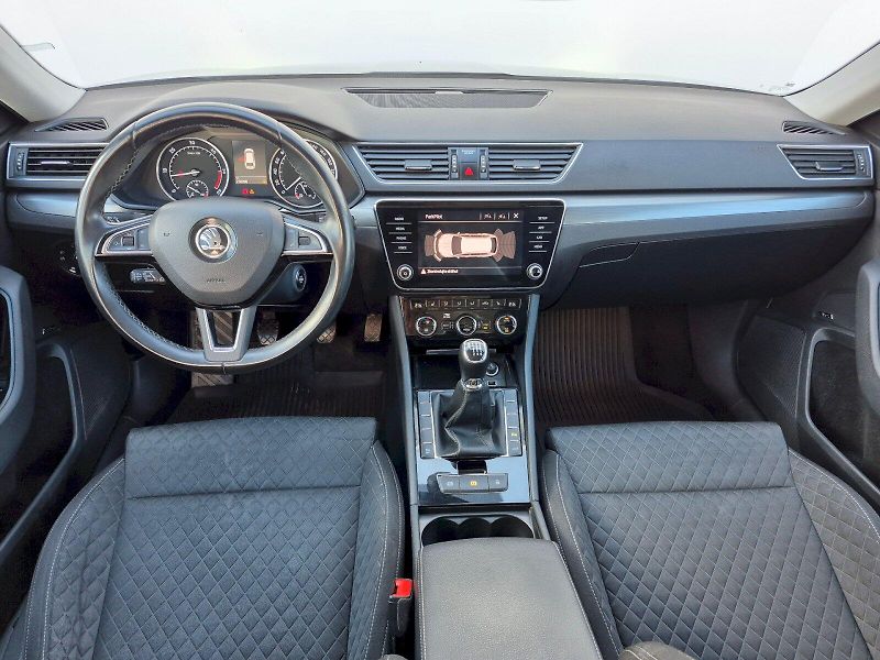 Škoda Superb (2018) Style 2.0 TDI 110kW Combi - fotka 5 z 29