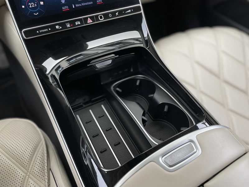 Mercedes-Benz Třídy S Maybach 580 4Matic - fotka 34 z 45