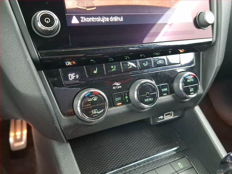 Škoda Octavia (2019) RS 2.0 TSI - fotka 17 z 22
