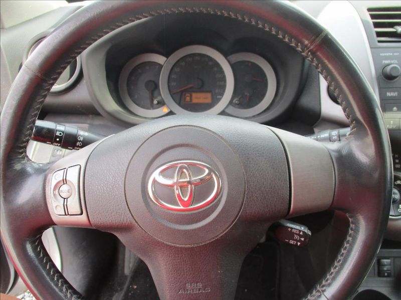 Toyota RAV4 2,2 D, 4x4, aut klima,kamera, - fotka 17 z 22