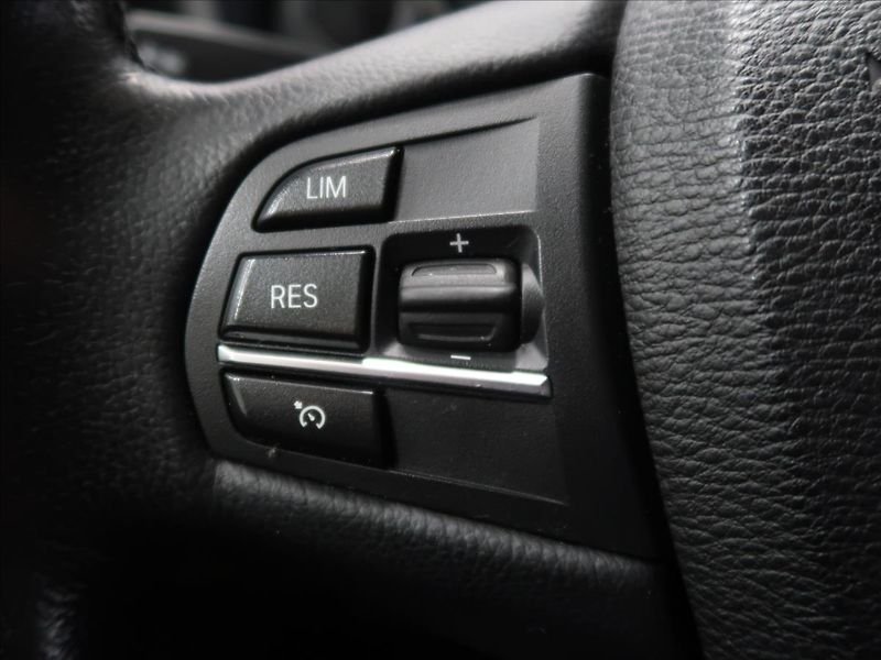 BMW X5 2,0 xDrive25d Steptronic 7míst - fotka 16 z 32