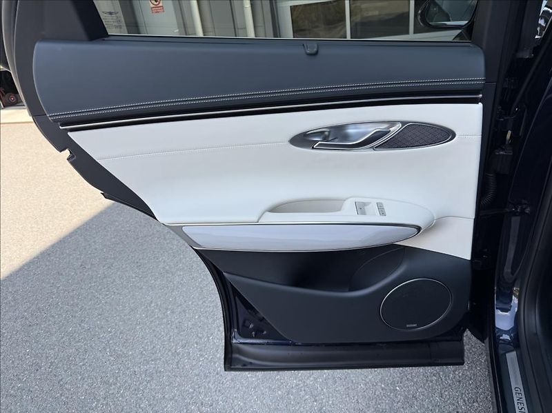 Genesis GV70 AWD  Electrified Sport - fotka 10 z 22