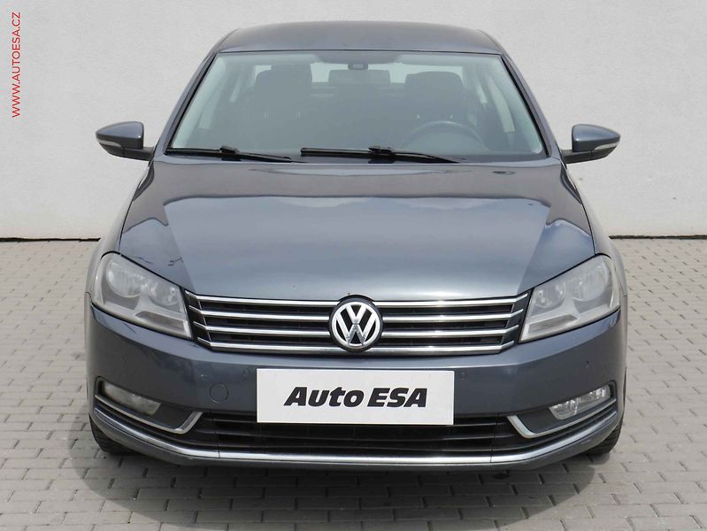 Volkswagen Passat (2013) 1.6TDi, Comfortline - fotka 2 z 22
