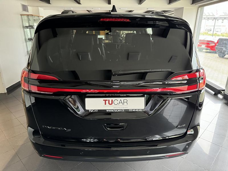 Chrysler Pacifica AWD Touring-L S-Appearance - fotka 3 z 55