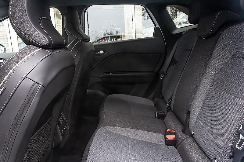 Mitsubishi Grandis (2026) 1,3 DI-T DCT  Intense+ - fotka 24 z 24