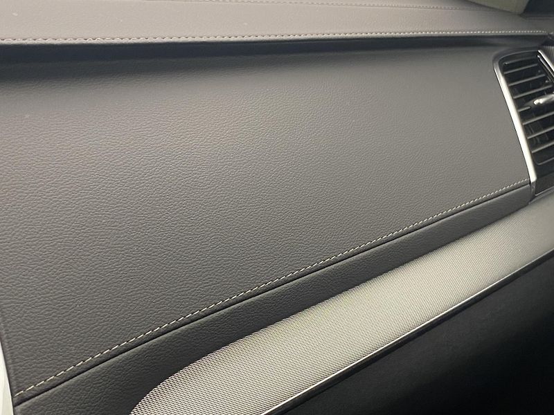 Volvo XC90 B5 AWD BRIGHT ULTIMATE AUT 7m - fotka 32 z 56