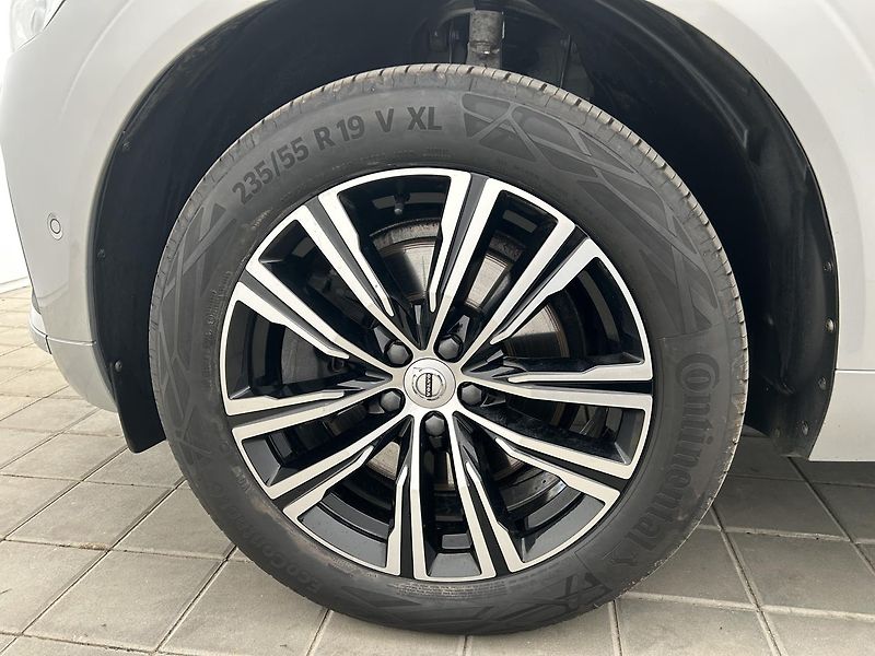 Volvo XC60 2.0 B5 4x4 INSCRIPTION - fotka 10 z 26
