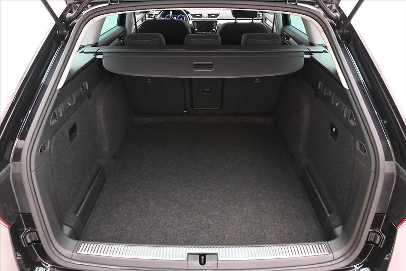 Škoda Superb 2,0 TDI 110kW DSG Clever Záruk - fotka 10 z 30