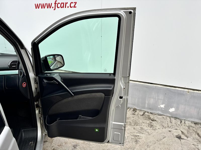Mercedes-Benz Viano (2011) 3.0CDI V6 165KW  - fotka 13 z 25