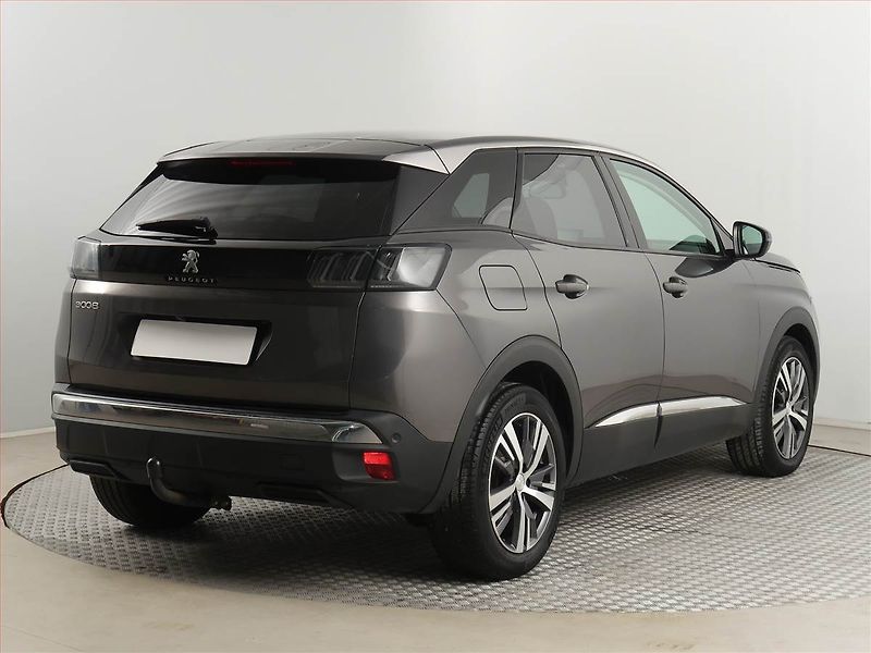 Peugeot 3008 (2022) Allure Pack 1.2 PureTech - fotka 5 z 18