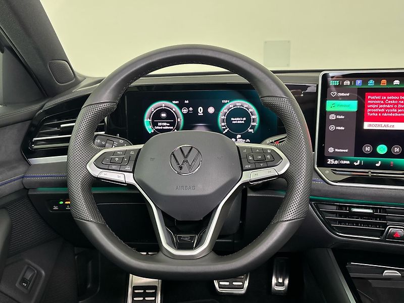 Volkswagen Passat R-Line People - fotka 18 z 31