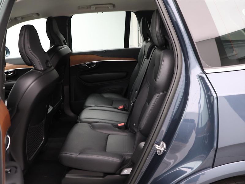 Volvo XC90 2,0 B5 173kW AWD LED CZ Kuže - fotka 14 z 27