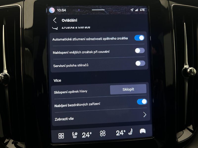 Volvo XC60 T8 AWD ULTRA DARK AUT CZ - fotka 40 z 47