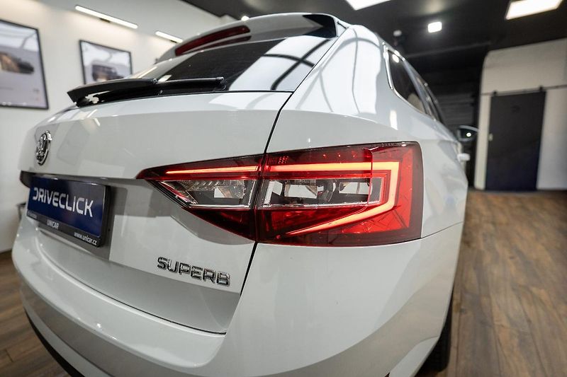 Škoda Superb 1.6 TDI 88 kW - fotka 18 z 25