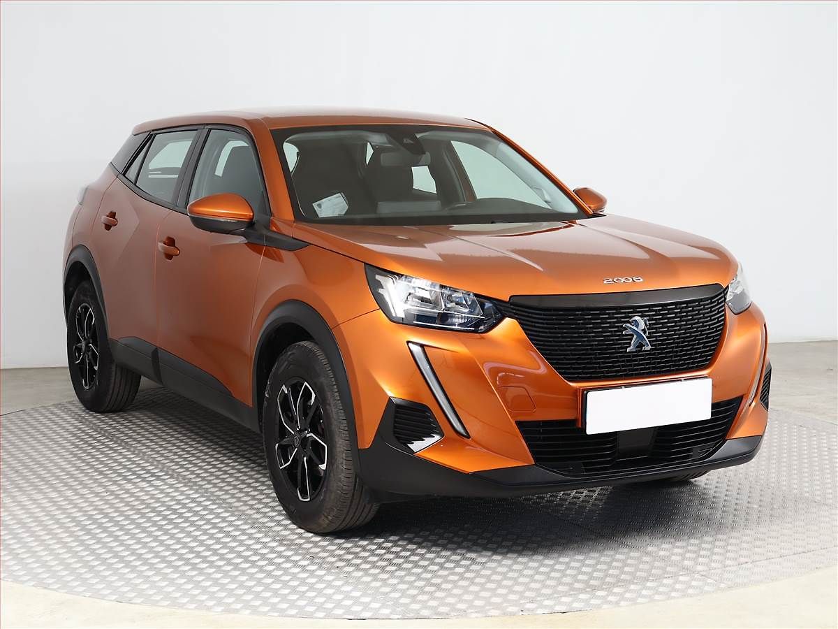 Peugeot 2008 1.2 PureTech, ČR,1.maj
