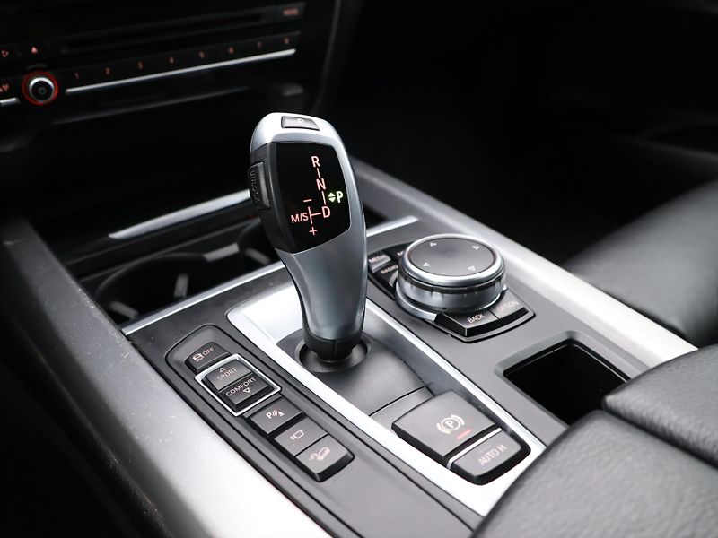 BMW X5 3,0 30d 190kW xDrive CZ - fotka 25 z 34