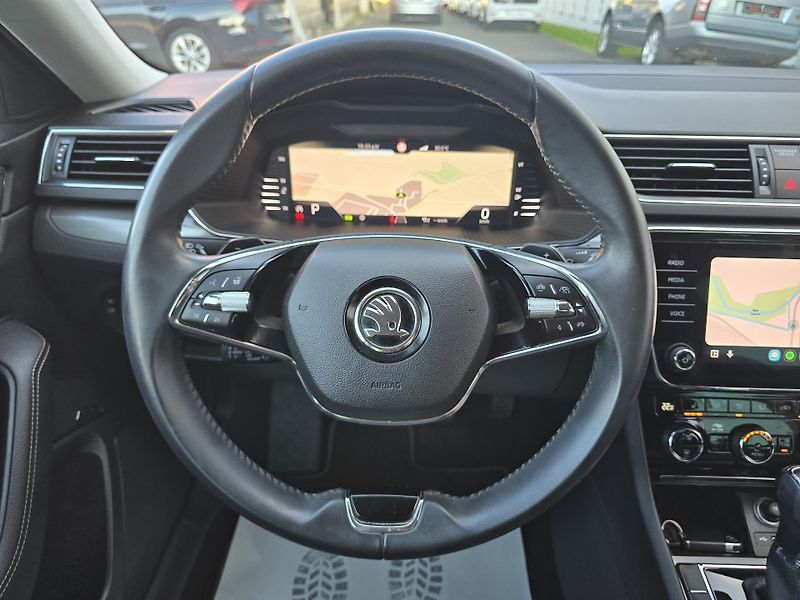Škoda Superb 2,0 TDI DSG STYLE VIRTUAL NAVI - fotka 28 z 51