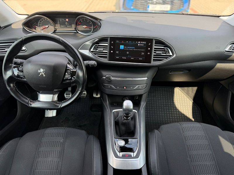 Peugeot 3008 - fotka 2 z 24