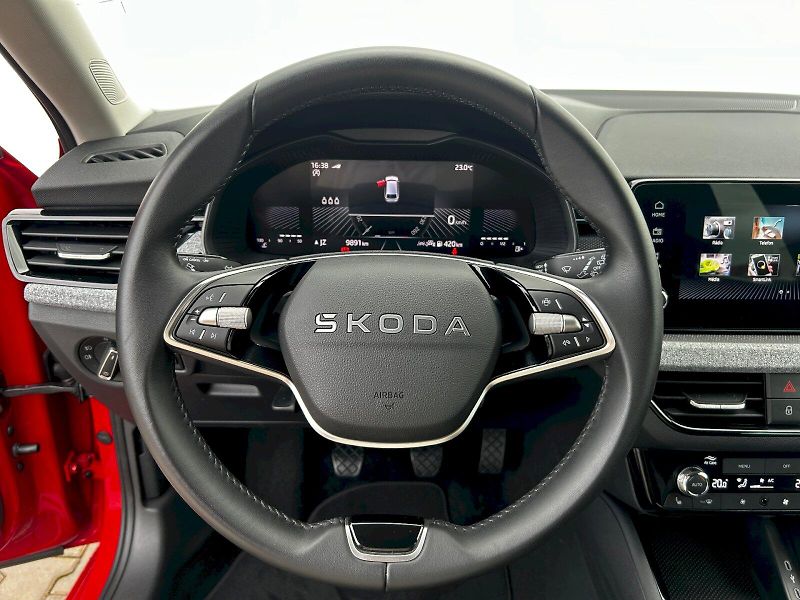Škoda Scala (2025) 1.0 TSI 85kW MP6 Selection - fotka 7 z 35