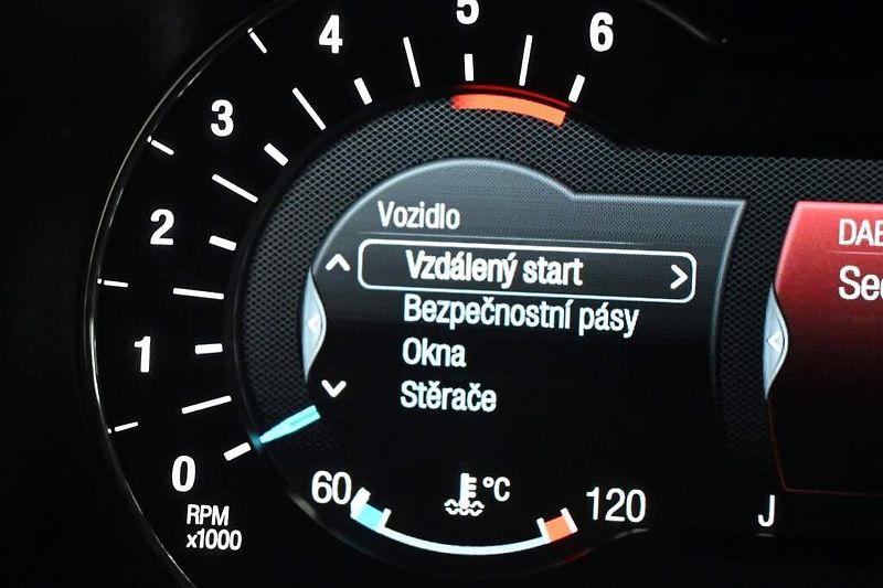 Ford Mondeo (2022) 2.0 LED SONY 140 KW Tažné 8AT - fotka 21 z 33