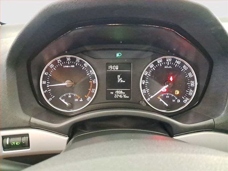 Škoda Octavia (2010) Ambiente 1.6 TDI, Serv.kniha - fotka 11 z 15
