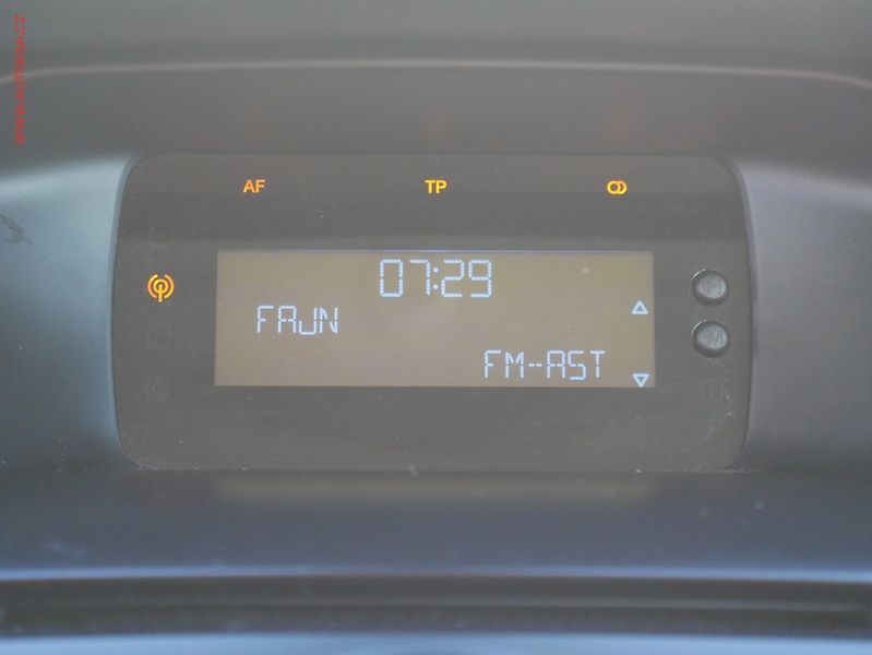 Ford Focus (2012) 1.6TDCi, ČR, Klima - fotka 12 z 14