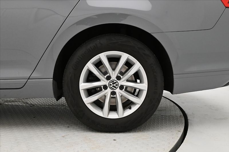 Volkswagen Passat 2,0 TDI 110 kW DSG Business Zá - fotka 32 z 32